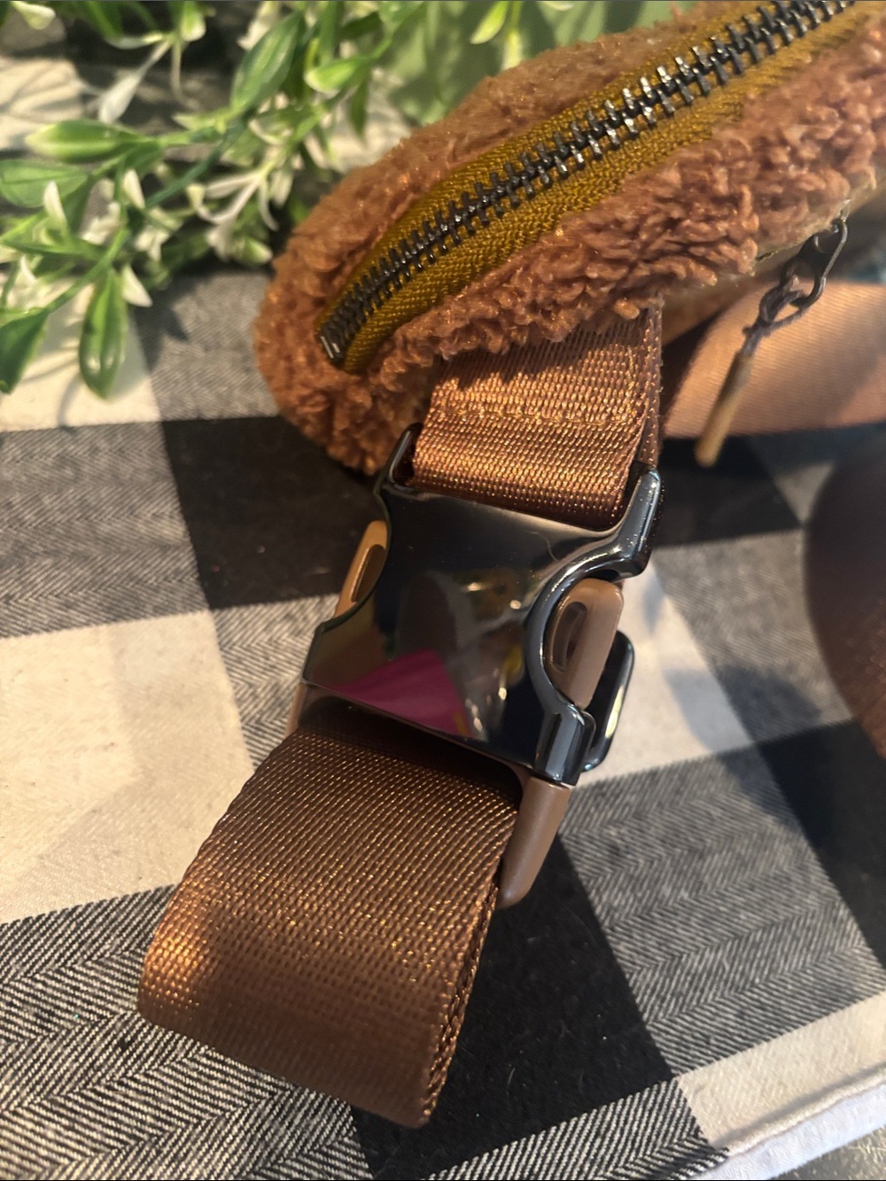 lululemon athletica Brown Sherpa Zip Pouch - Picture 5 of 6